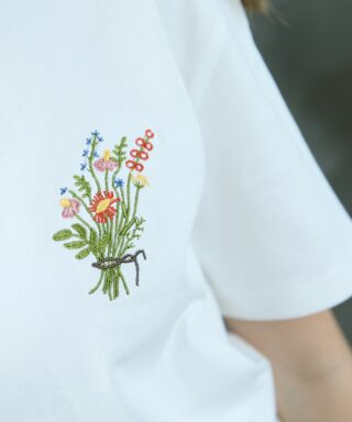 T-shirt brodé - Bouquet de fleurs