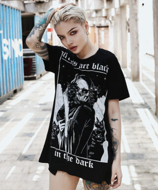 T-shirt goth All cats are black in the dark