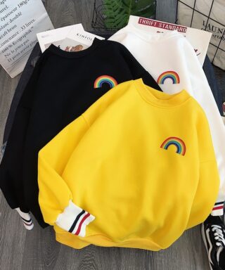 Pull style aesthetic avec un arc-en-ciel