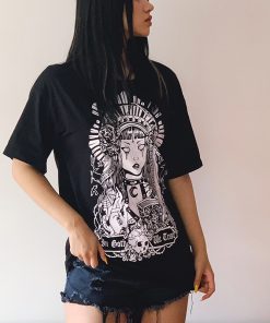 T-shirt goth de couleur noire